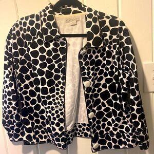 Black and Cream by Ann Trinity